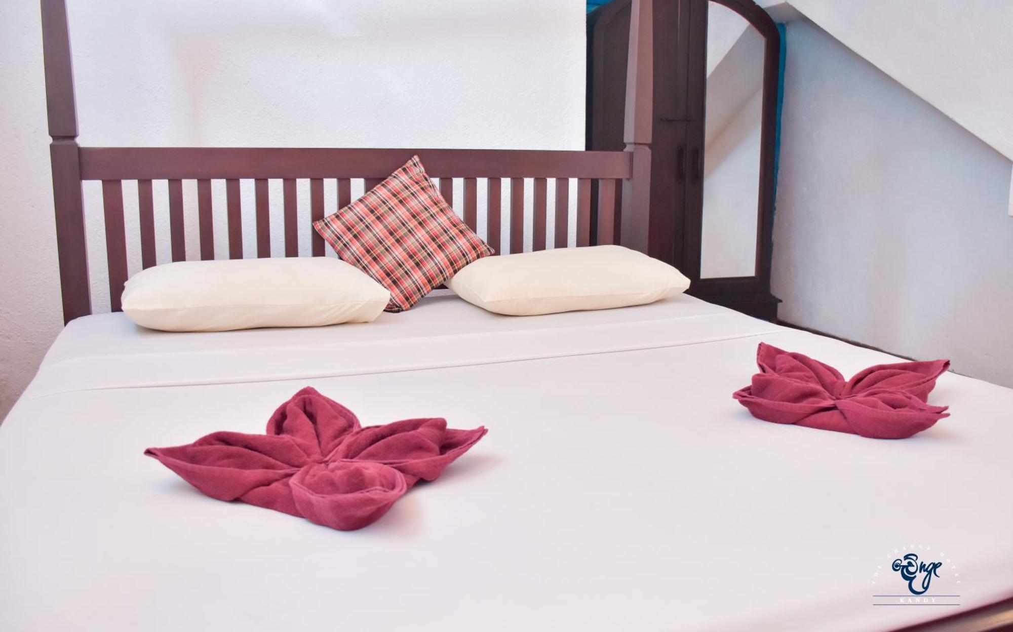 The Change Hotel Kandy Exterior photo