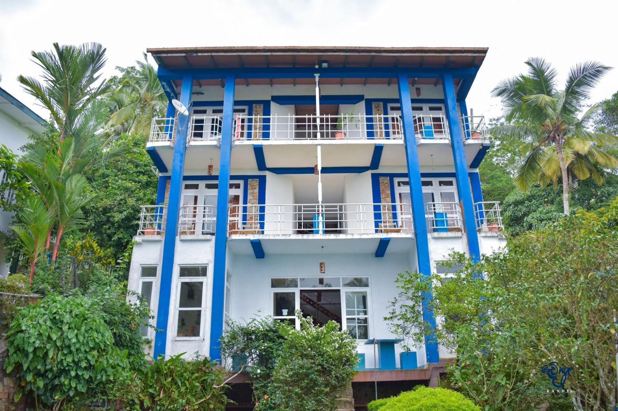 The Change Hotel Kandy Exterior photo