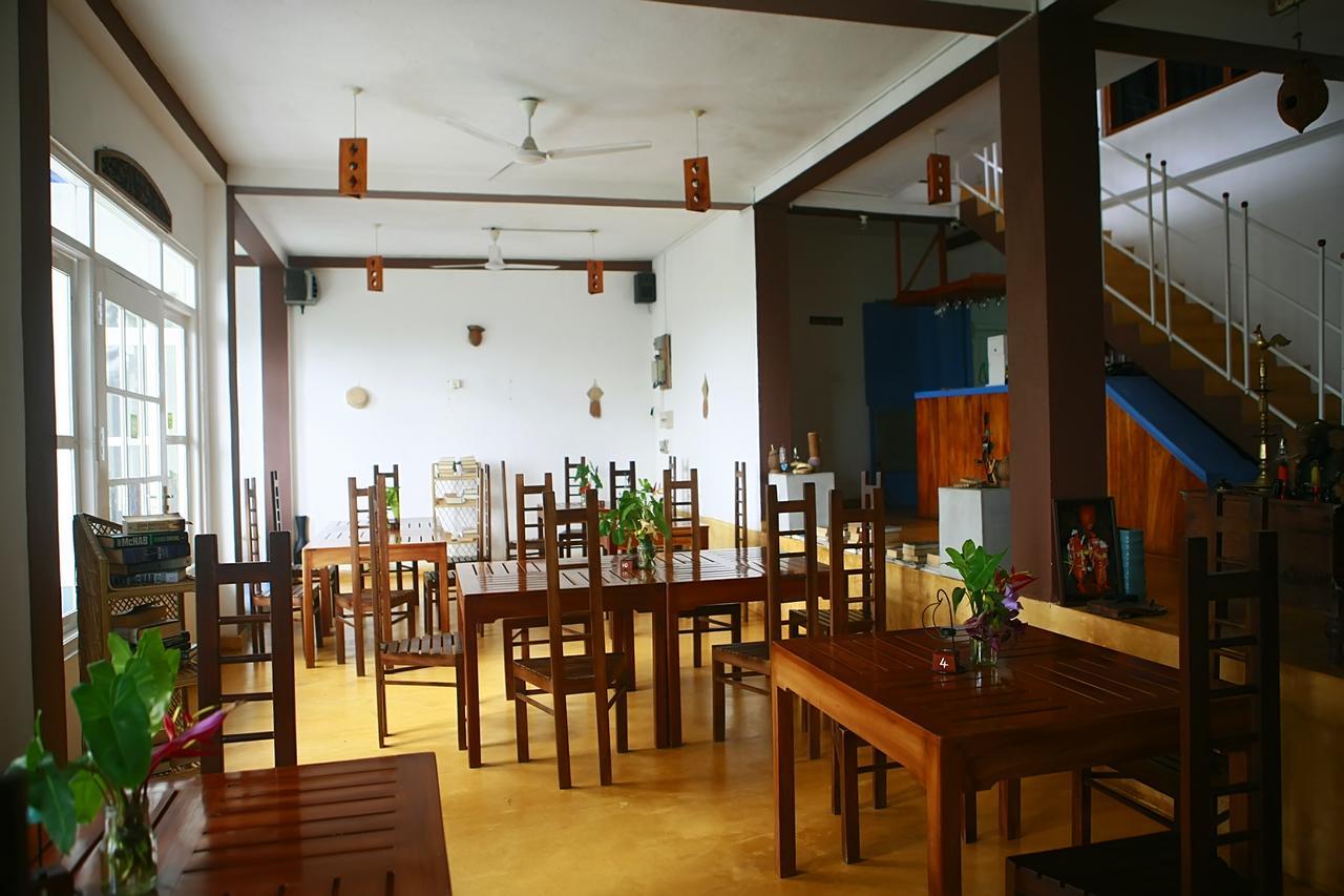 The Change Hotel Kandy Exterior photo